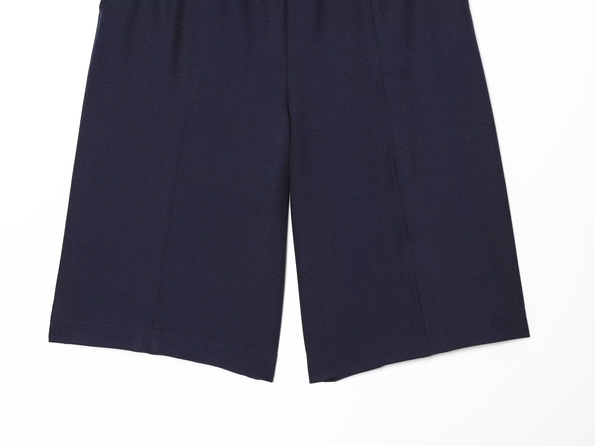 Women's layered decorative waist casual shorts